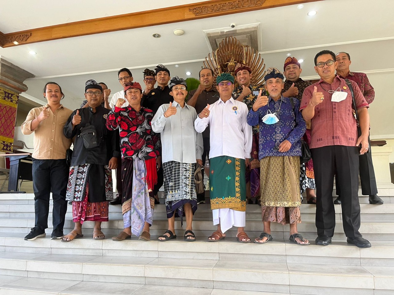 Pengurus PHDI Bali dan PHDI Kota Denpasar bersama anggota DPRD Kota Denpasar